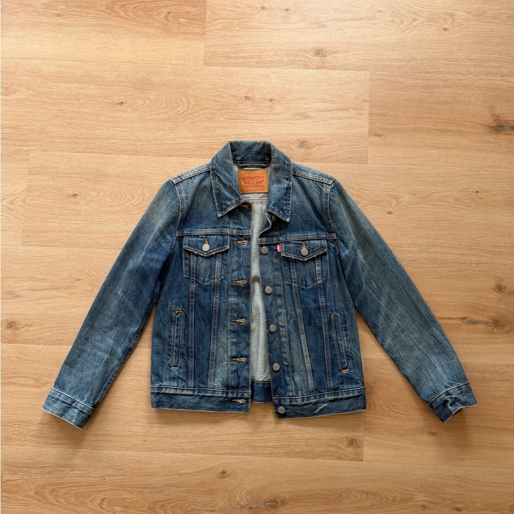 Levi’s Classic Denim Trucker Jacket Medium Wash Vintage Style Women’s